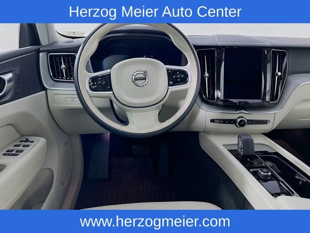 2025 Volvo XC60 Plug-In Hybrid Plus