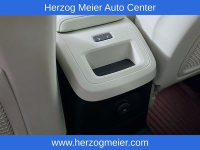 2025 Volvo XC60 Plug-In Hybrid Plus