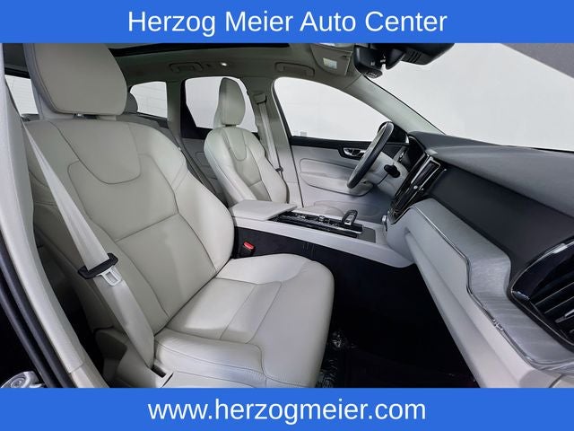 2025 Volvo XC60 Plug-In Hybrid Plus