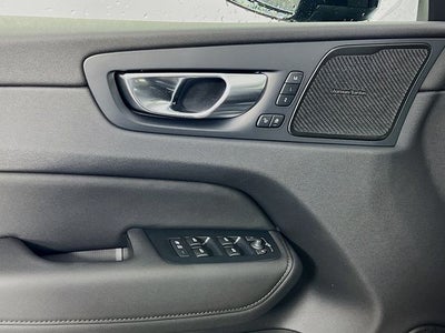 2026 Volvo XC60 Plug-In Hybrid T8 Plus