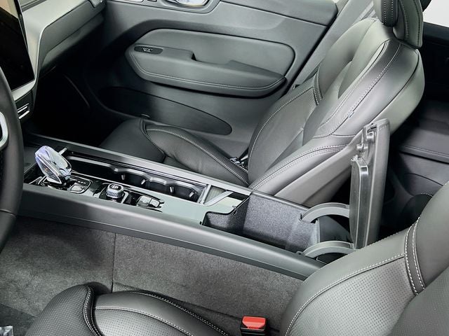 2026 Volvo XC60 Plug-In Hybrid T8 Ultra Black Edition