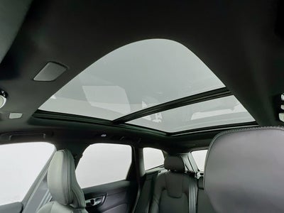 2026 Volvo XC60 Plug-In Hybrid T8 Ultra Black Edition
