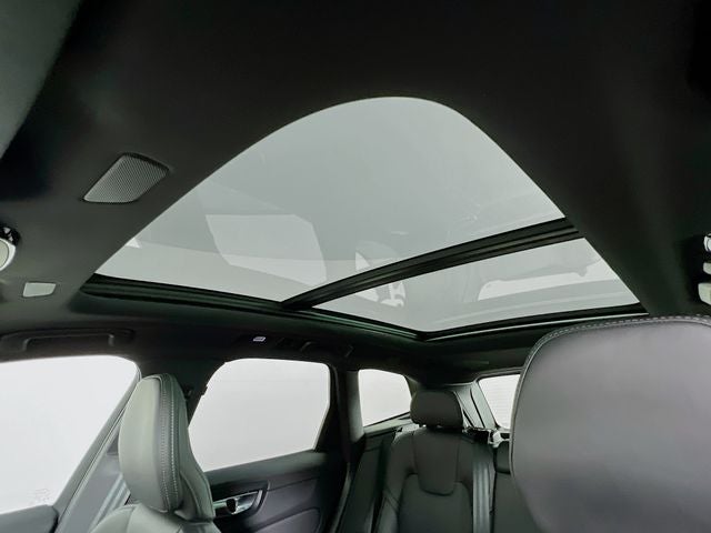 2026 Volvo XC60 Plug-In Hybrid T8 Ultra Black Edition