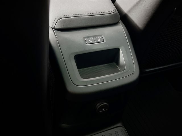 2026 Volvo XC60 Plug-In Hybrid T8 Ultra Black Edition