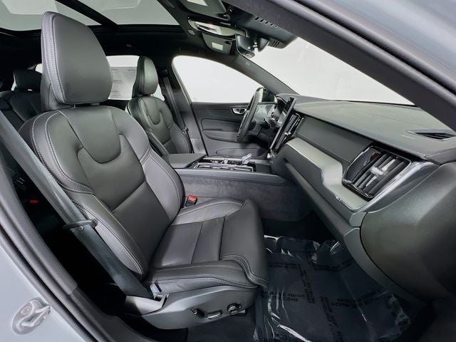 2026 Volvo XC60 Plug-In Hybrid T8 Ultra Black Edition