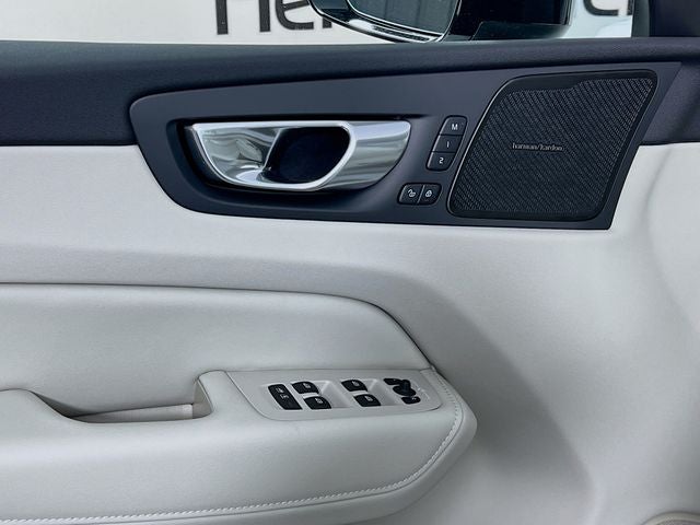 2026 Volvo XC60 Plug-In Hybrid T8 Ultra