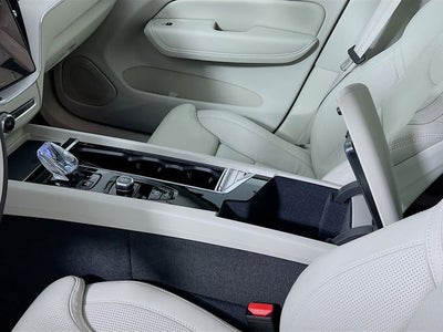 2026 Volvo XC60 Plug-In Hybrid T8 Ultra