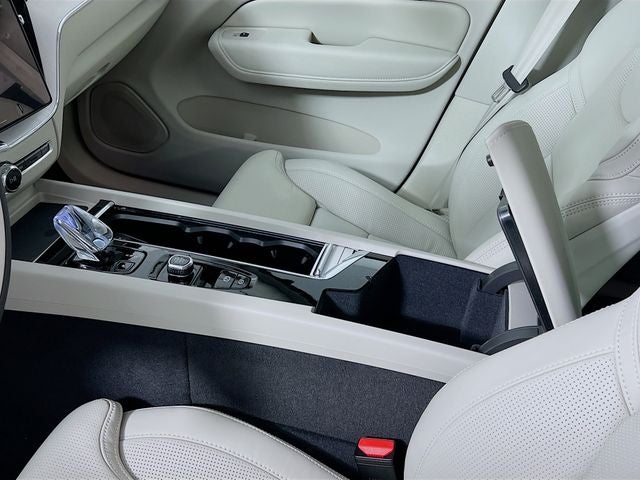 2026 Volvo XC60 Plug-In Hybrid T8 Ultra