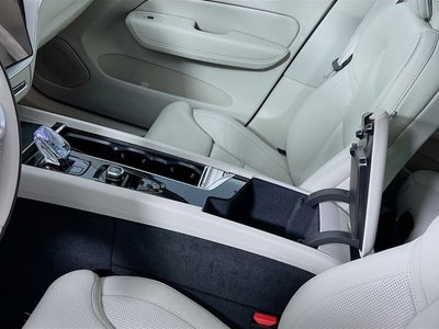 2026 Volvo XC60 Plug-In Hybrid T8 Ultra