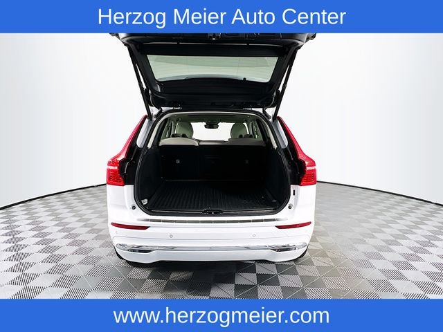 2023 Volvo XC60 B5 Plus Bright Theme