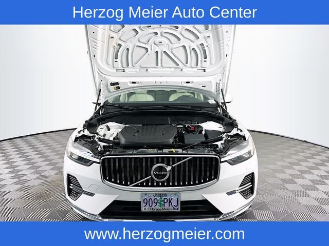 2023 Volvo XC60 B5 Plus Bright Theme