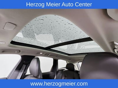 2023 Volvo XC60 B5 Ultimate Dark Theme