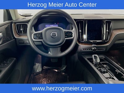 2023 Volvo XC60 B5 Ultimate Dark Theme