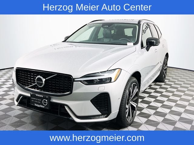 2023 Volvo XC60 B5 Ultimate Dark Theme
