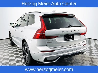 2023 Volvo XC60 B5 Ultimate Dark Theme
