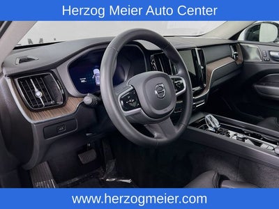 2023 Volvo XC60 B5 Ultimate Dark Theme