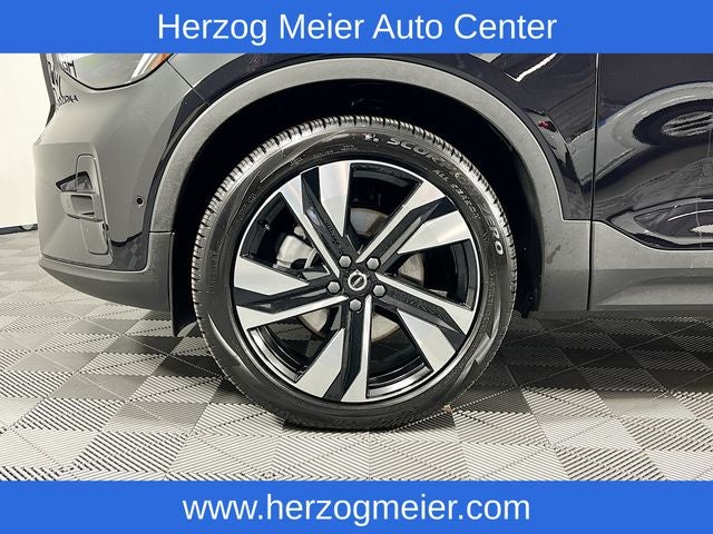 2025 Volvo XC40 B5 Plus Dark Theme. Retired Courtesy Loaner.