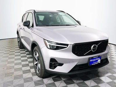 2026 Volvo XC40 B5 Plus