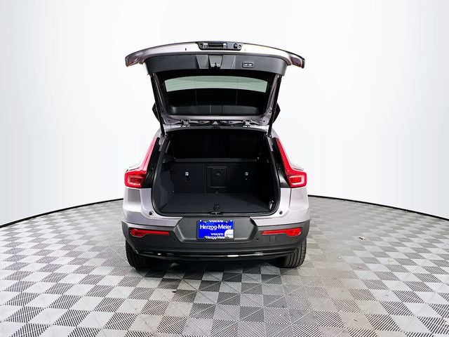 2026 Volvo XC40 B5 Plus