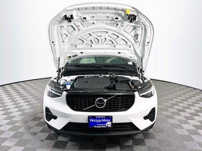 2026 Volvo XC40 B5 Plus