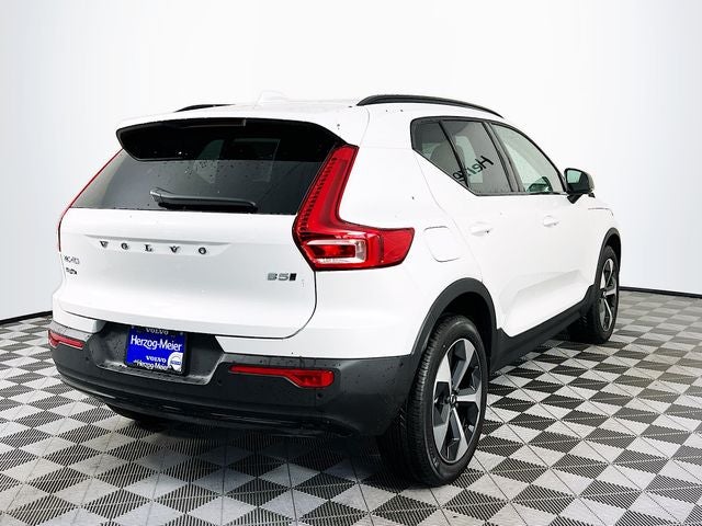 2026 Volvo XC40 B5 Plus