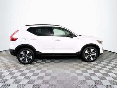 2026 Volvo XC40 B5 Plus