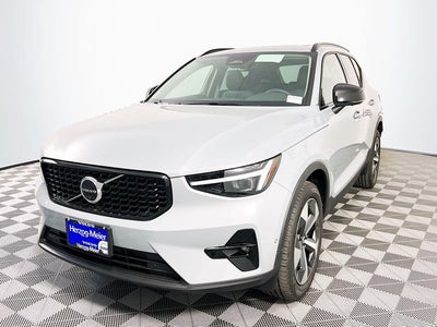 2026 Volvo XC40 B5 Plus