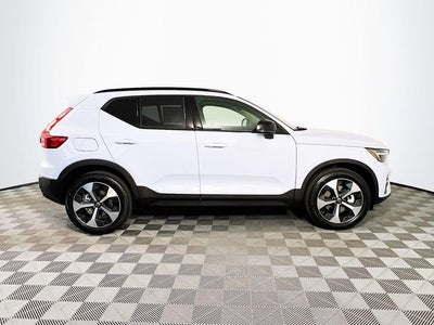 2026 Volvo XC40 B5 Plus