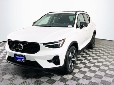 2026 Volvo XC40 B5 Plus