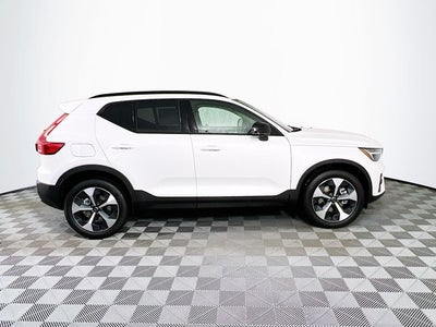 2026 Volvo XC40 B5 Plus