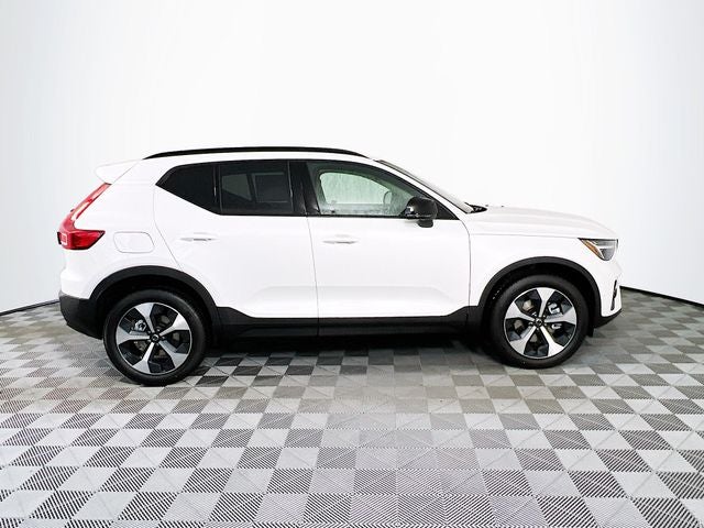 2026 Volvo XC40 B5 Plus