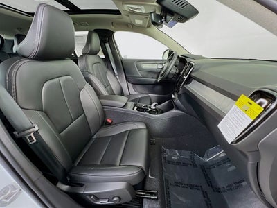2026 Volvo XC40 B5 Plus