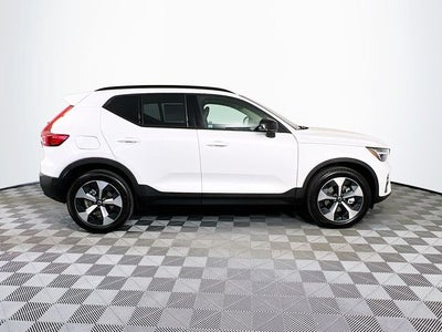 2026 Volvo XC40 B5 Plus