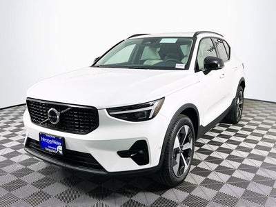 2026 Volvo XC40 B5 Plus