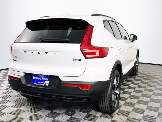 2026 Volvo XC40 B5 Plus