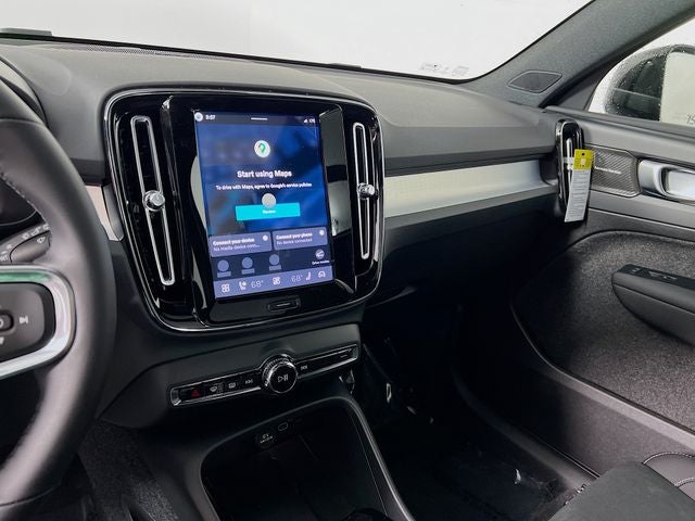 2026 Volvo XC40 B5 Ultra Black Edition