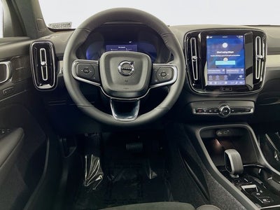 2026 Volvo XC40 B5 Ultra Black Edition
