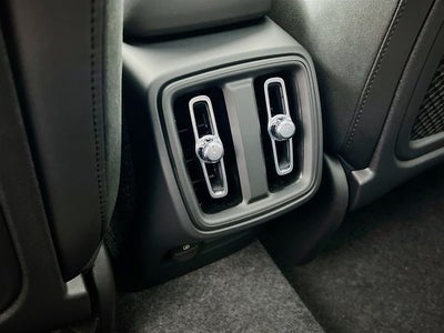 2026 Volvo XC40 B5 Ultra Black Edition