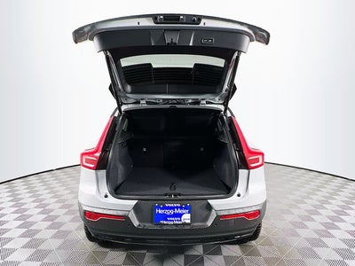 2026 Volvo XC40 B5 Ultra Black Edition