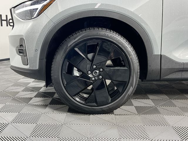 2026 Volvo XC40 B5 Ultra Black Edition