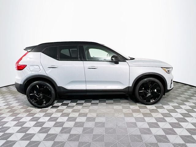 2026 Volvo XC40 B5 Ultra Black Edition