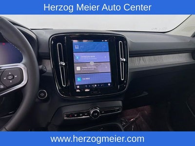 2025 Volvo XC40 B5 Plus Bright Theme