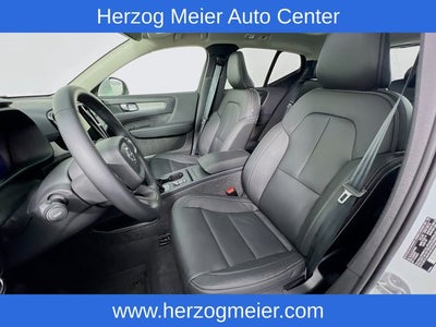 2025 Volvo XC40 B5 Core