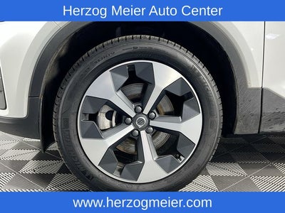 2025 Volvo XC40 B5 Core