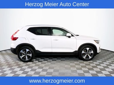 2025 Volvo XC40 B5 Core
