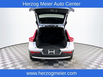 2025 Volvo XC40 B5 Core