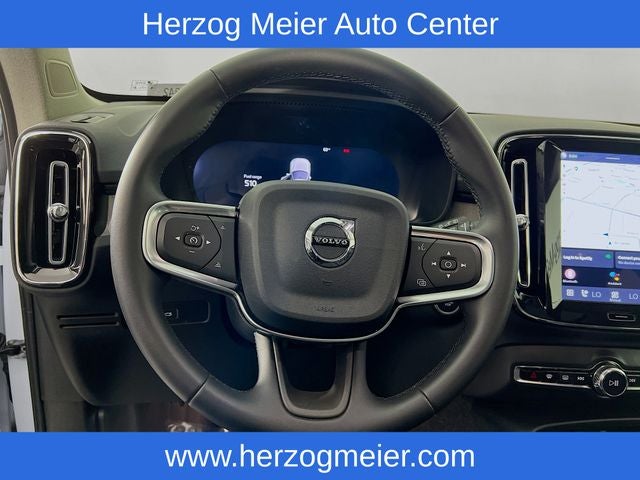 2025 Volvo XC40 B5 Core