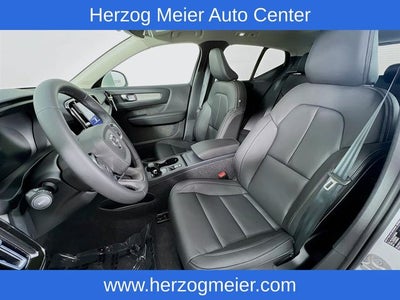 2025 Volvo XC40 B5 Core