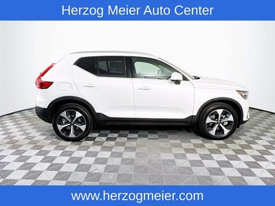 2025 Volvo XC40 B5 Core