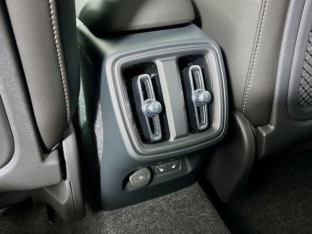 2026 Volvo XC40 B5 Core